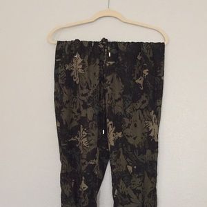 Green leaves loose pants